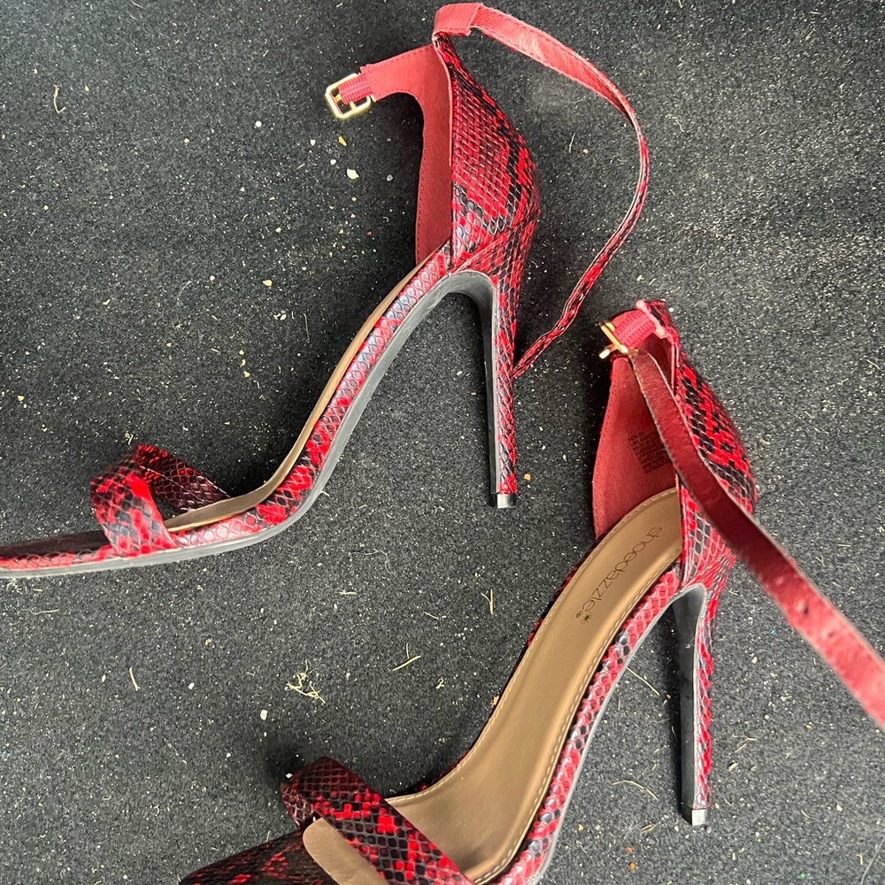 Heels - Picture 2 of 2